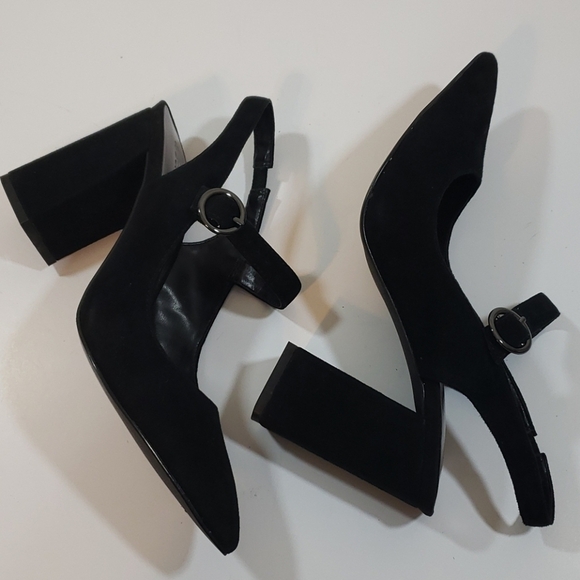 Bleeker & Bond~Size 7M~"Nicola" Black Suede Shoes. - Picture 3 of 8